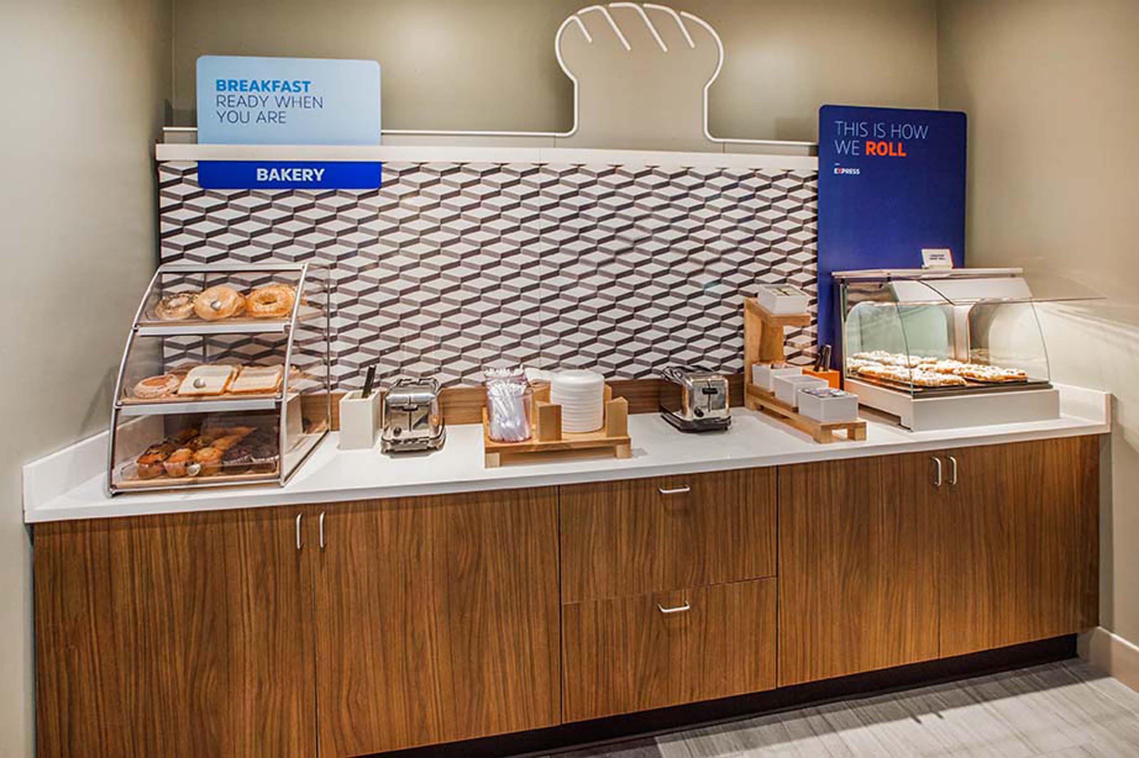 Holiday Inn Express Hotel & Suites Lincoln South By Ihg Bagian luar foto