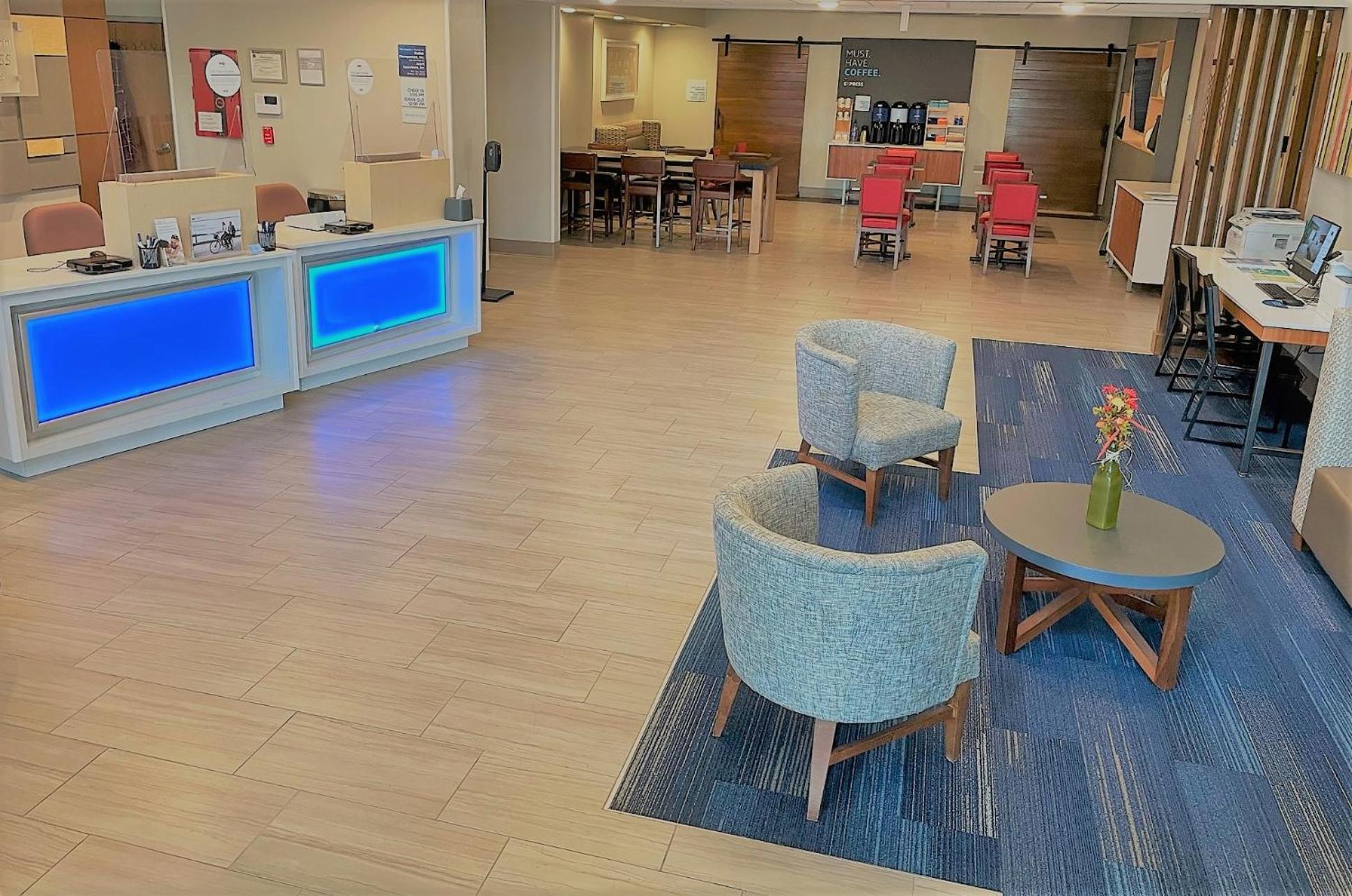 Holiday Inn Express Hotel & Suites Lincoln South By Ihg Bagian luar foto