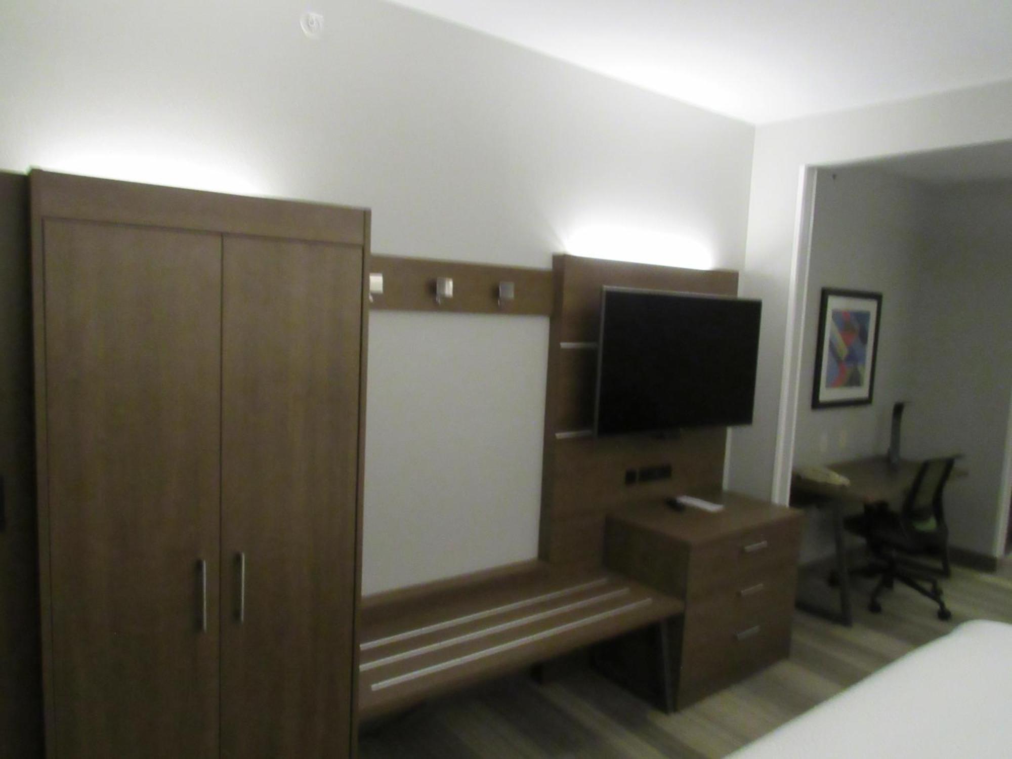 Holiday Inn Express Hotel & Suites Lincoln South By Ihg Bagian luar foto