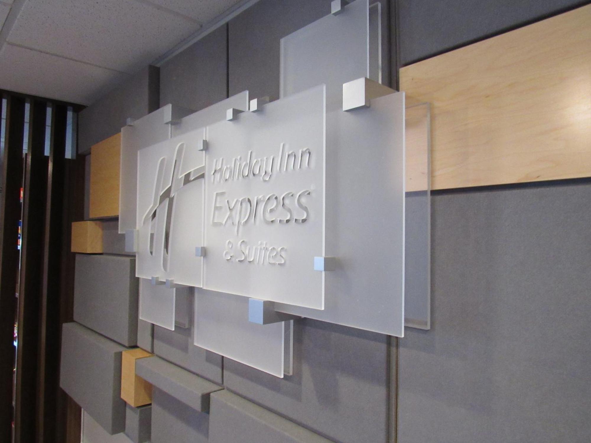 Holiday Inn Express Hotel & Suites Lincoln South By Ihg Bagian luar foto