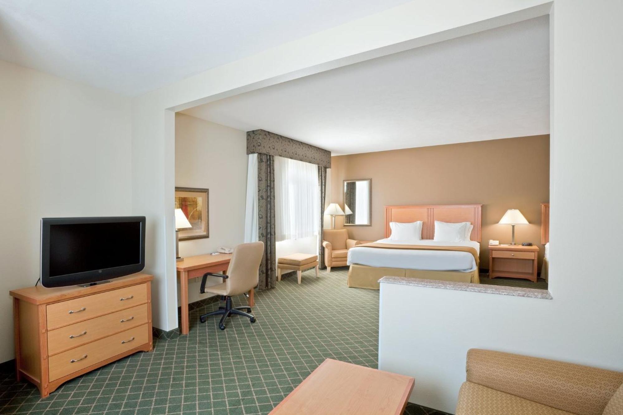 Holiday Inn Express Hotel & Suites Lincoln South By Ihg Bagian luar foto